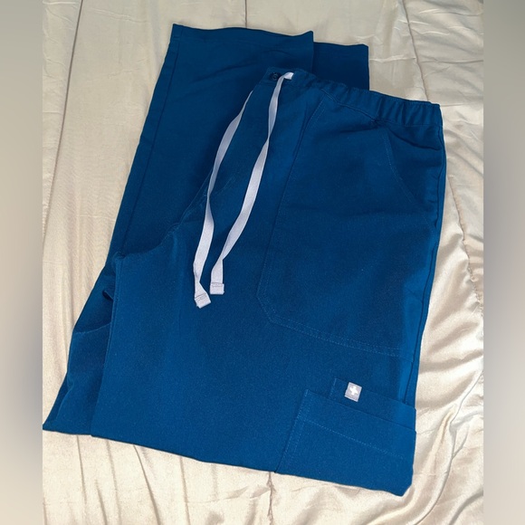 Slim Cairo Cargo Scrub Pants - Picture 2 of 4